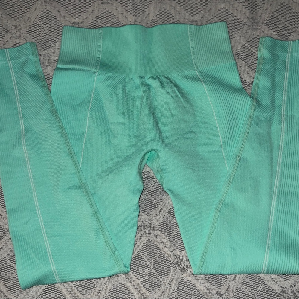 Peaches By Nellie Mint Leggings